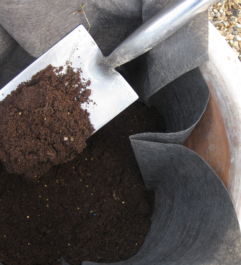 how to pot up large terracotta pots
